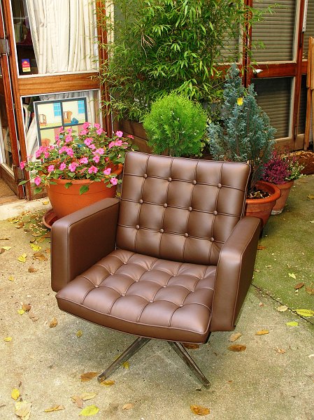 066 FAUTEUIL KNOLL.JPG